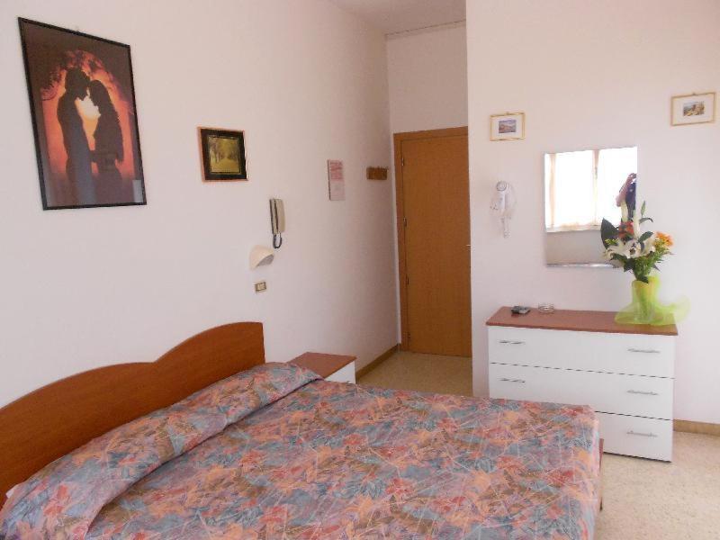 Hotel Vevey Rimini Rum bild