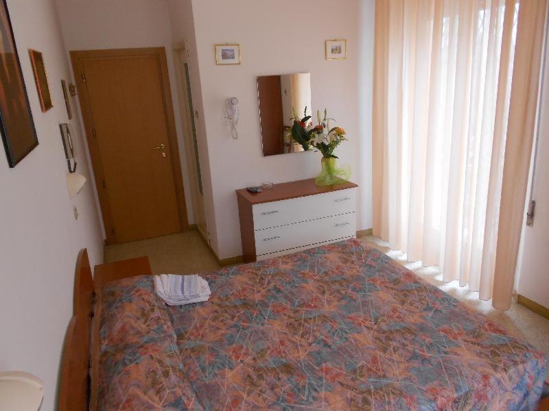 Hotel Vevey Rimini Rum bild