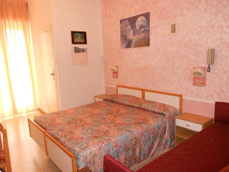 Hotel Vevey Rimini Rum bild