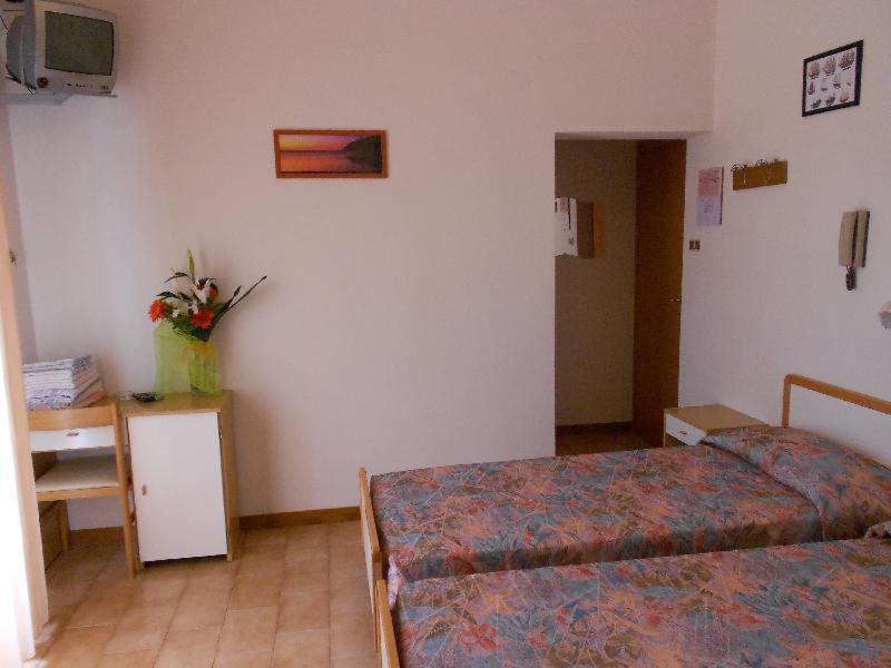 Hotel Vevey Rimini Rum bild